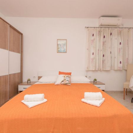 Apartmani Sol Макарська Екстер'єр фото